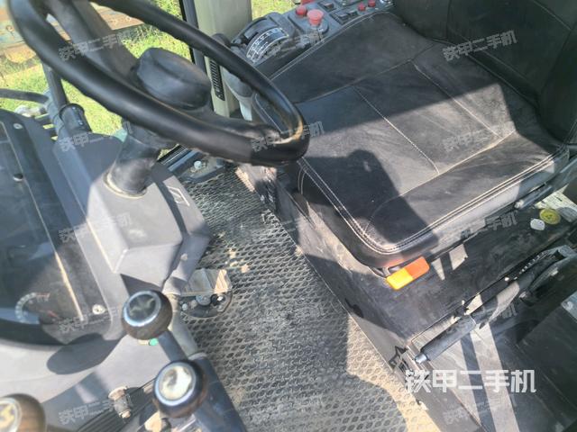 小時/里程表(駕駛室/操作室) 小時/里程表(駕駛室/操作室)