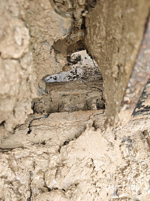 左側(cè)行走馬達蓋板(行走機構(gòu)) 左側(cè)行走馬達蓋板(行走機構(gòu))