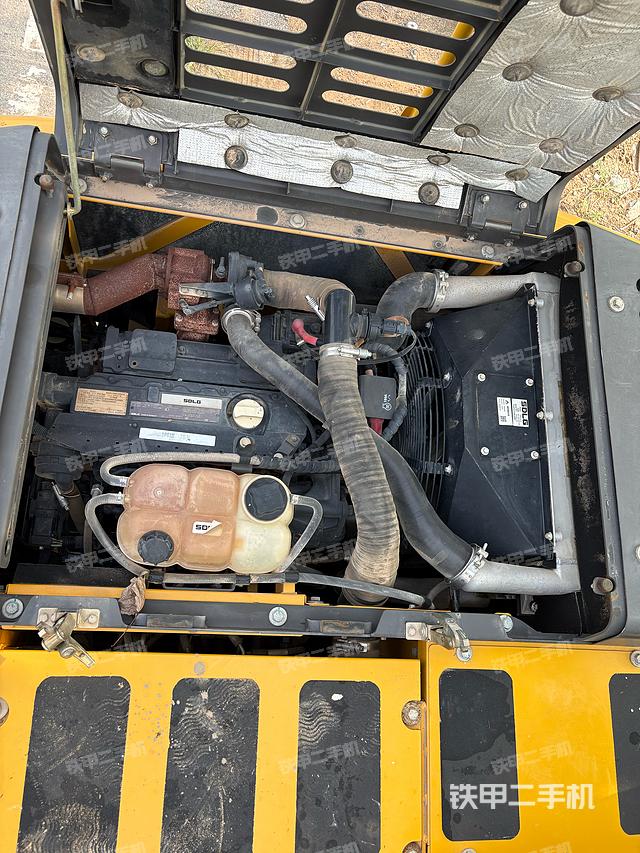 发动机整体俯视(整机外观) 发动机整体俯视(整机外观)