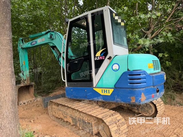 駕駛室頂部(整機外觀) 駕駛室頂部(整機外觀)