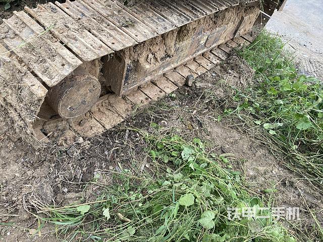 单侧履带整体(整机外观) 单侧履带整体(整机外观)