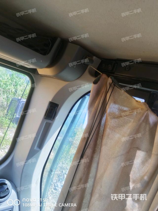 座椅后部(駕駛室部分) 座椅后部(駕駛室部分)