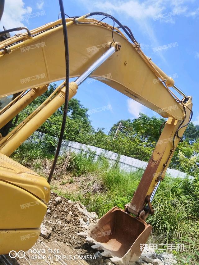 小臂整體左后(工作和回轉(zhuǎn)裝置) 小臂整體左后(工作和回轉(zhuǎn)裝置)