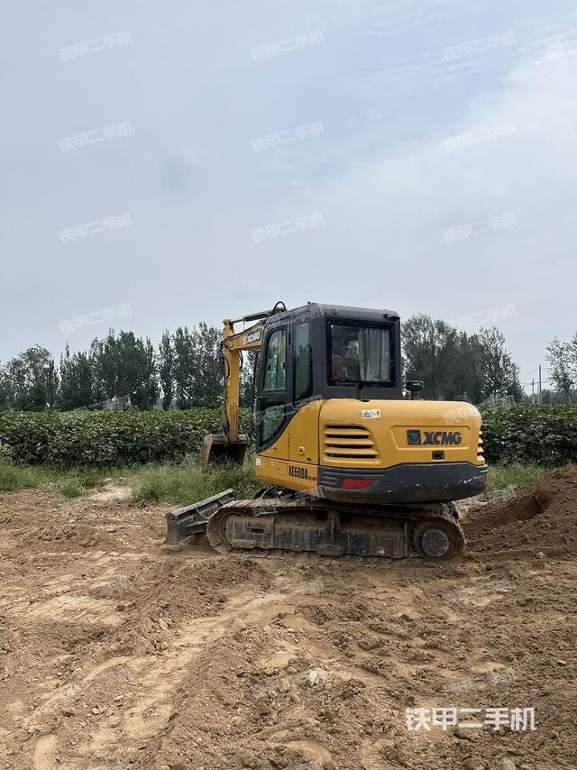 驾驶室整体（整机外观）