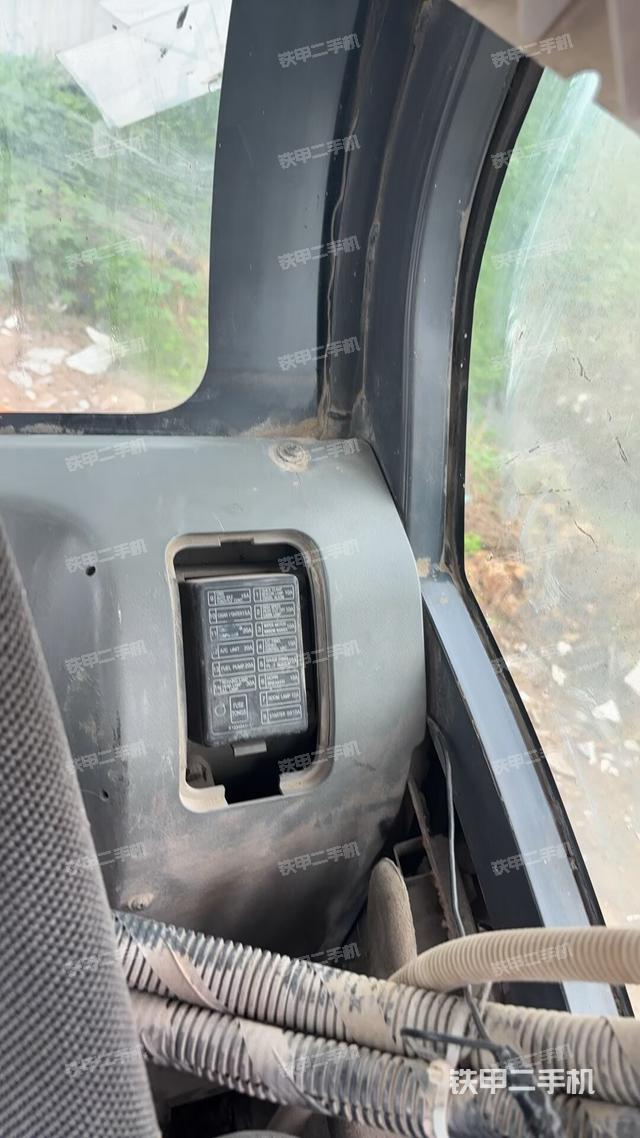 后窗玻璃角標(biāo)(駕駛室部分) 后窗玻璃角標(biāo)(駕駛室部分)