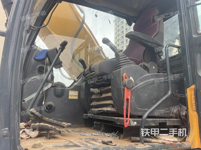 驾驶室整体（整机外观）