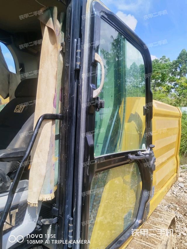 右側(cè)玻璃角標(biāo)(駕駛室部分) 右側(cè)玻璃角標(biāo)(駕駛室部分)