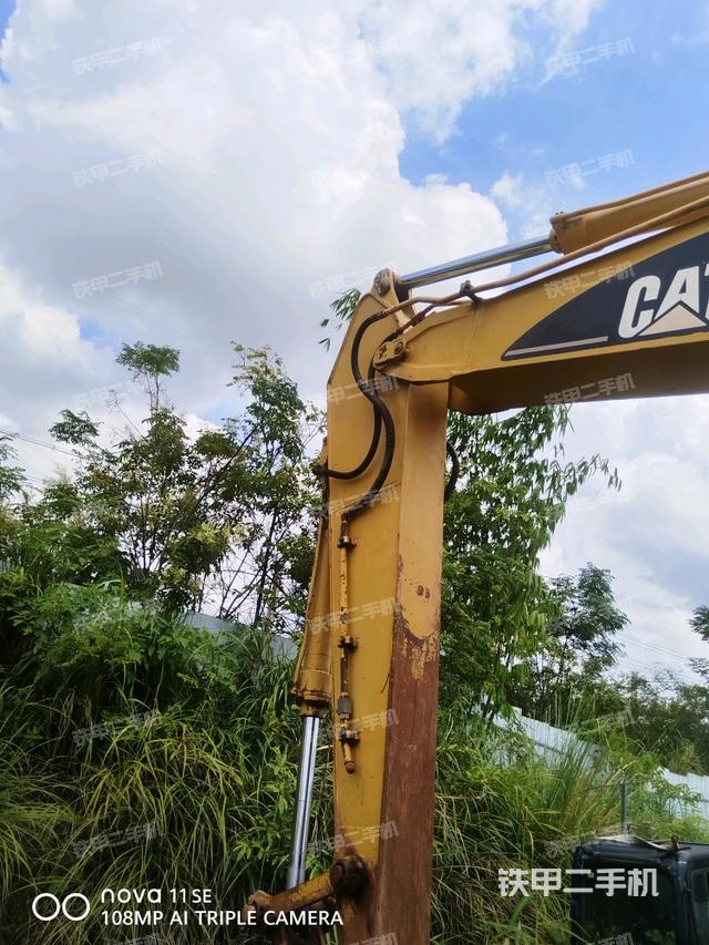 大臂整體?右側(cè)(工作和回轉(zhuǎn)裝置) 大臂整體?右側(cè)(工作和回轉(zhuǎn)裝置)