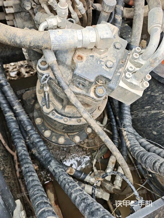 回轉(zhuǎn)馬達(dá)（上車部件）