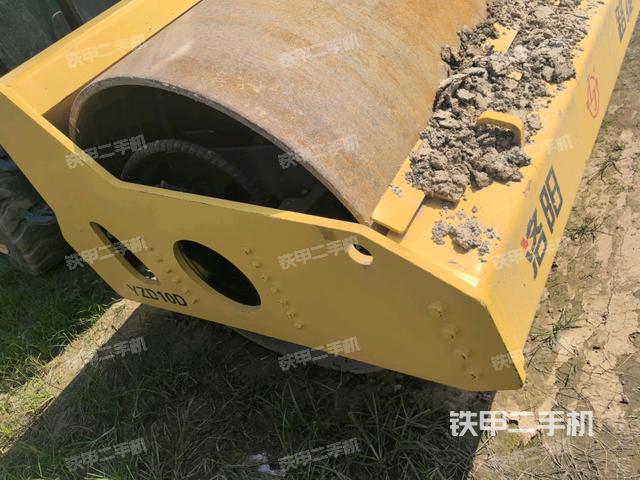 前車架正右側(cè)（壓路機前后車架）