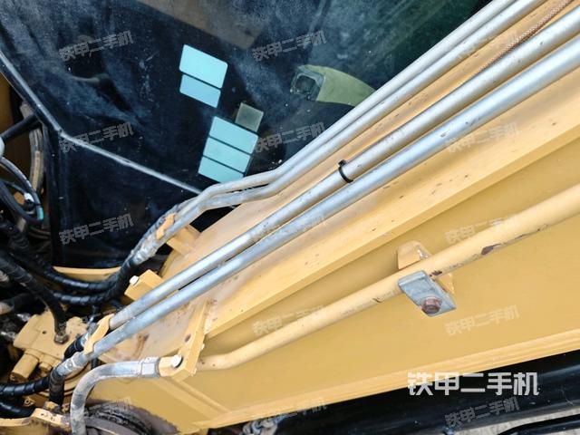 小臂整體右前(工作和回轉(zhuǎn)裝置) 小臂整體右前(工作和回轉(zhuǎn)裝置)