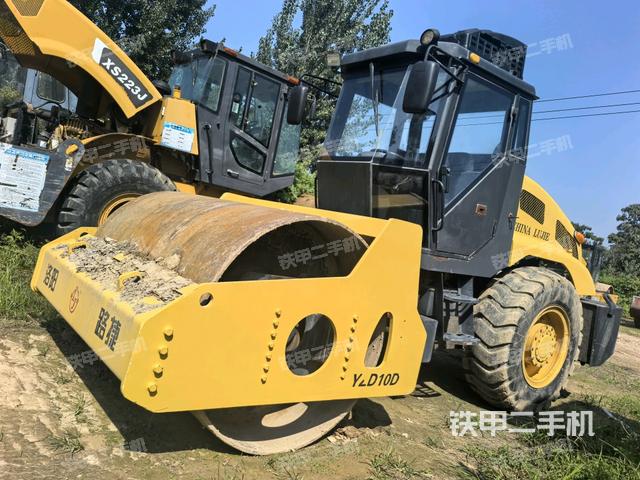 路捷重工YZD8.0压路机