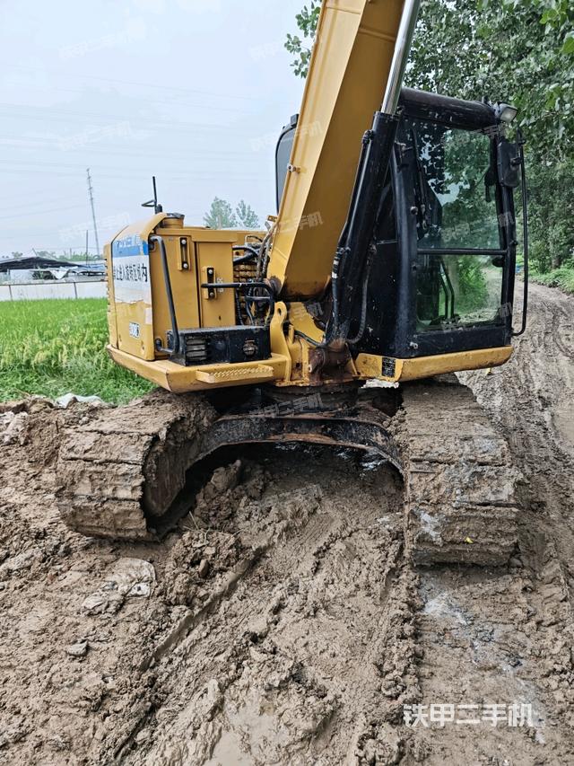 大臂整體?右側(cè)(工作和回轉(zhuǎn)裝置) 大臂整體?右側(cè)(工作和回轉(zhuǎn)裝置)