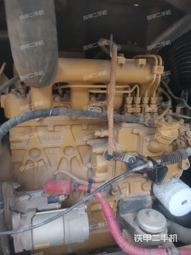 發(fā)動機整體俯視(整機外觀) 發(fā)動機整體俯視(整機外觀)