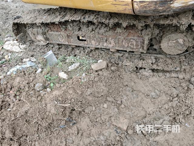 左側(cè)履帶整體?(行走機(jī)構(gòu)) 左側(cè)履帶整體?(行走機(jī)構(gòu))