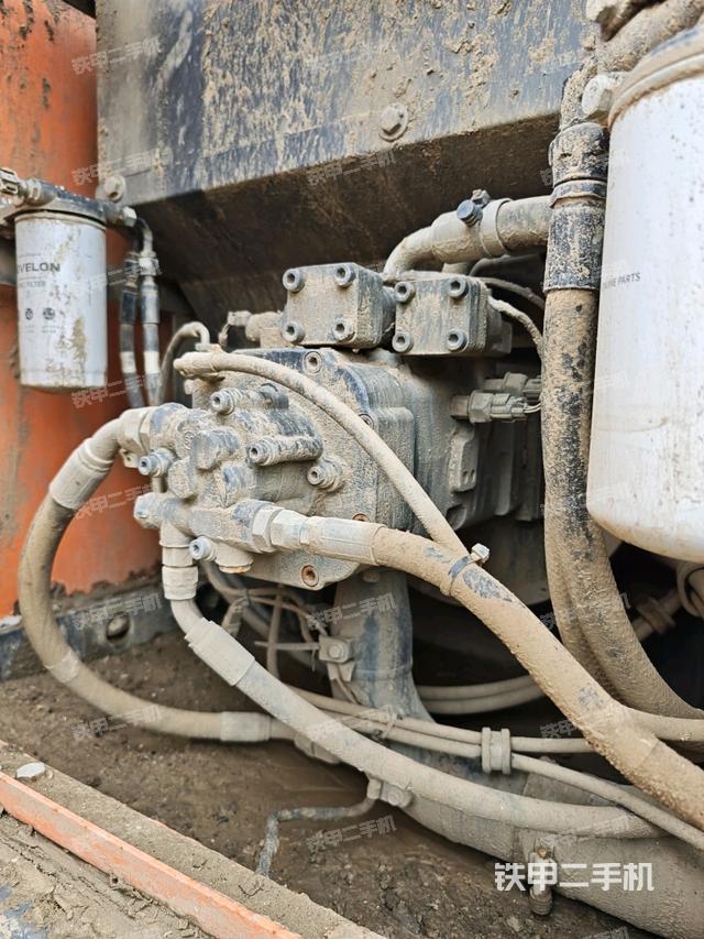 液壓泵斜45?左（大件艙室）