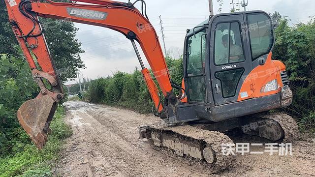 大臂整體?右側(cè)(工作和回轉(zhuǎn)裝置) 大臂整體?右側(cè)(工作和回轉(zhuǎn)裝置)