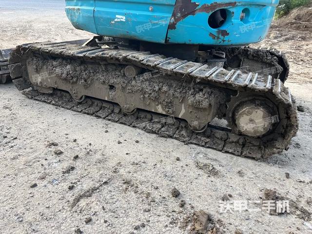 单侧履带整体(整机外观) 单侧履带整体(整机外观)