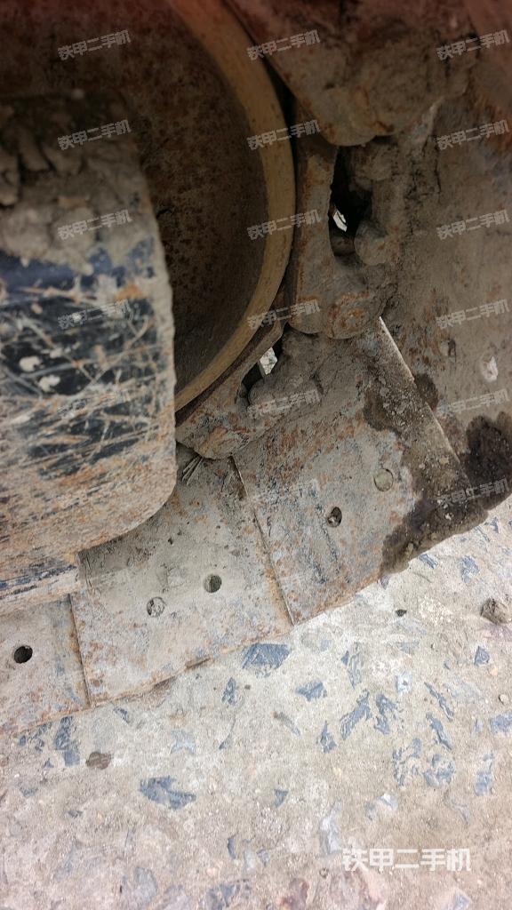 右导向轮(行走机构) 右导向轮(行走机构)