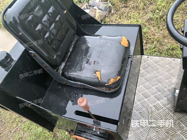 驾驶室外顶全景(压路机驾驶室) 驾驶室外顶全景(压路机驾驶室)