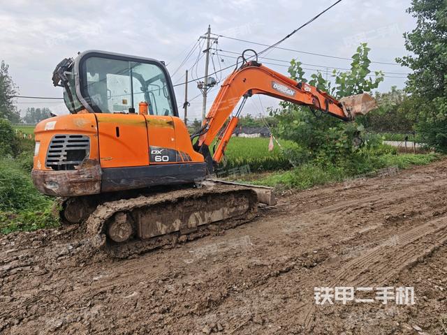 右后45(整機(jī)外觀) 右后45(整機(jī)外觀)