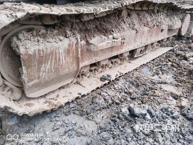 左側(cè)履帶整體?(行走機(jī)構(gòu)) 左側(cè)履帶整體?(行走機(jī)構(gòu))