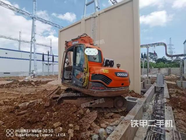 整机右后45°(整机外观) 整机右后45°(整机外观)