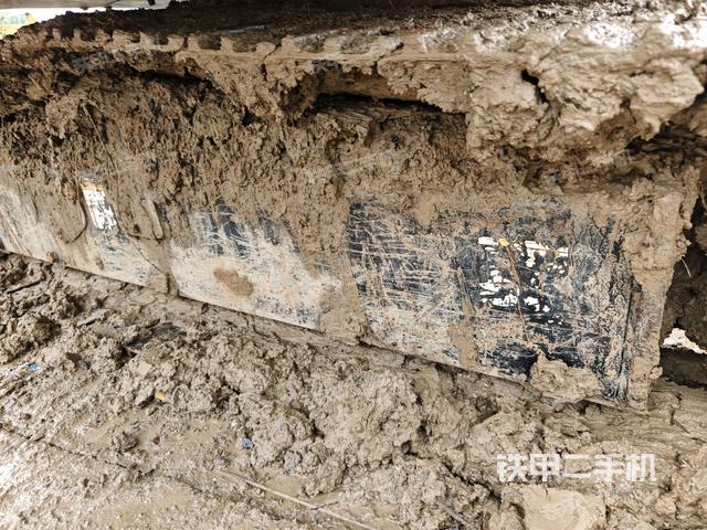 左側(cè)履帶整體?(行走機構(gòu)) 左側(cè)履帶整體?(行走機構(gòu))