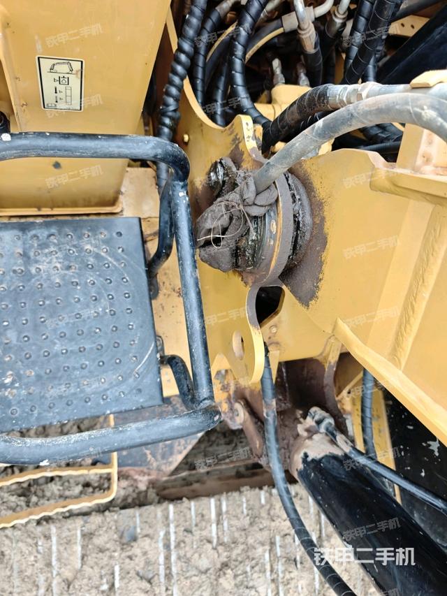 大臂根部?斜(工作和回轉(zhuǎn)裝置) 大臂根部?斜(工作和回轉(zhuǎn)裝置)