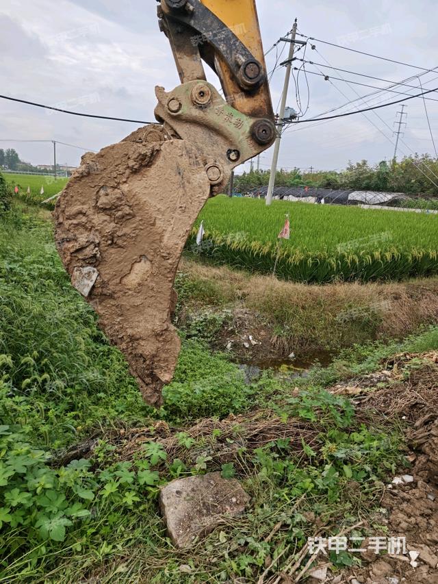 鏟斗45度(工作和回轉(zhuǎn)裝置) 鏟斗45度(工作和回轉(zhuǎn)裝置)