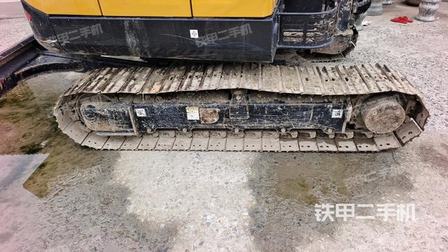 左侧履带整体 (行走机构) 左侧履带整体 (行走机构)