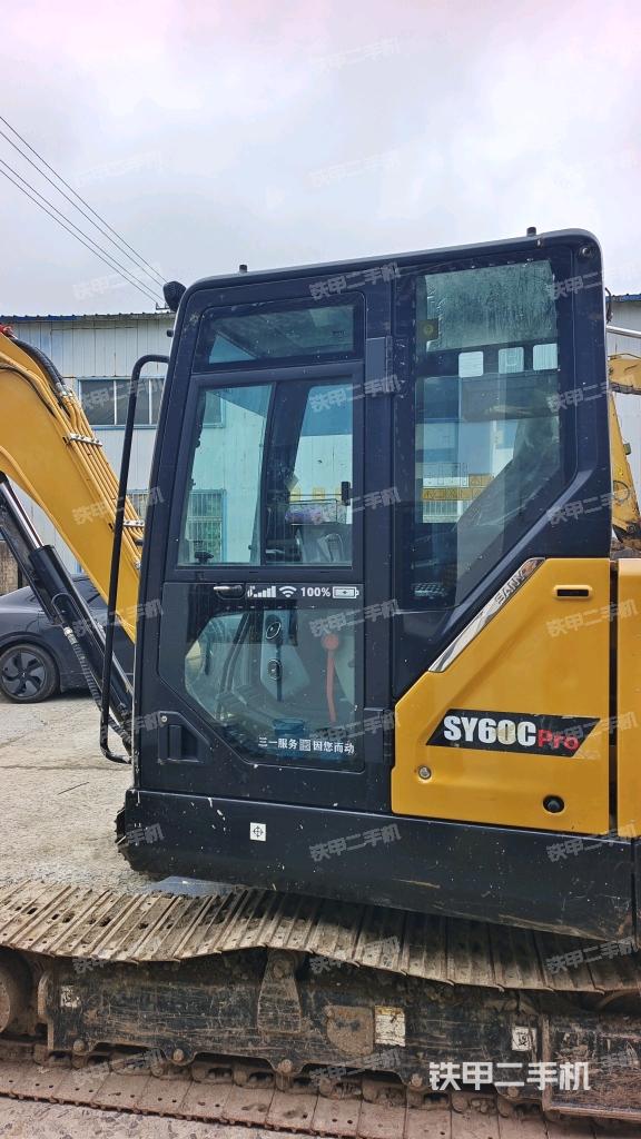 驾驶室正侧(驾驶室部分)  驾驶室正侧(驾驶室部分)