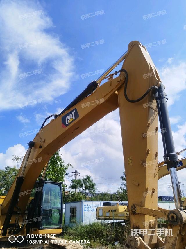 大臂整體?右側(cè)(工作和回轉(zhuǎn)裝置) 大臂整體?右側(cè)(工作和回轉(zhuǎn)裝置)