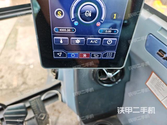 ?駕駛室正側(cè)(駕駛室部分) ?駕駛室正側(cè)(駕駛室部分)