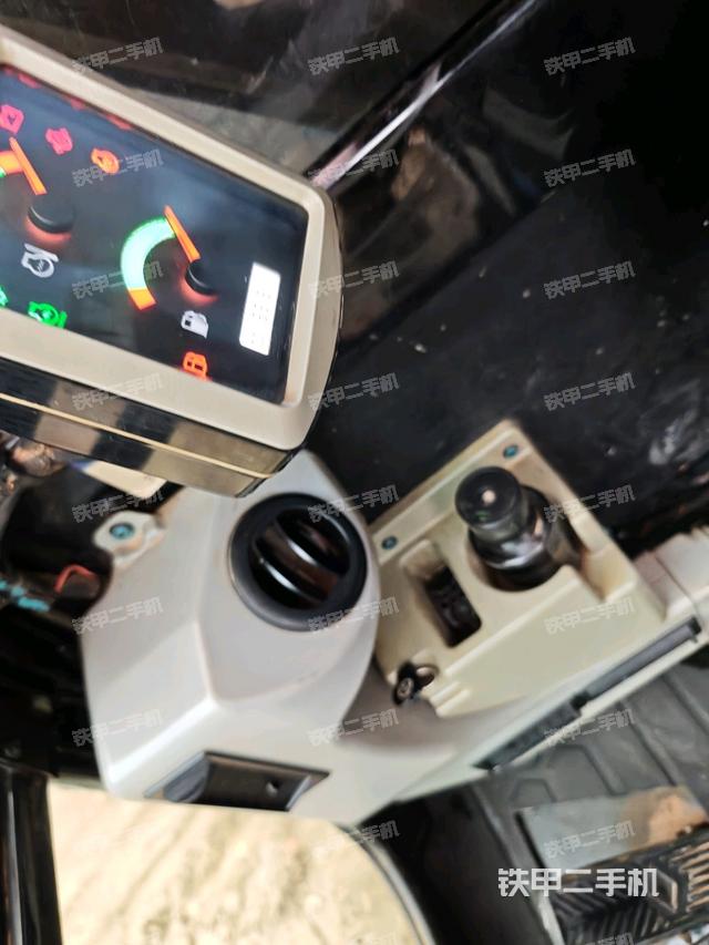 頂棚整體(駕駛室部分) 頂棚整體(駕駛室部分)