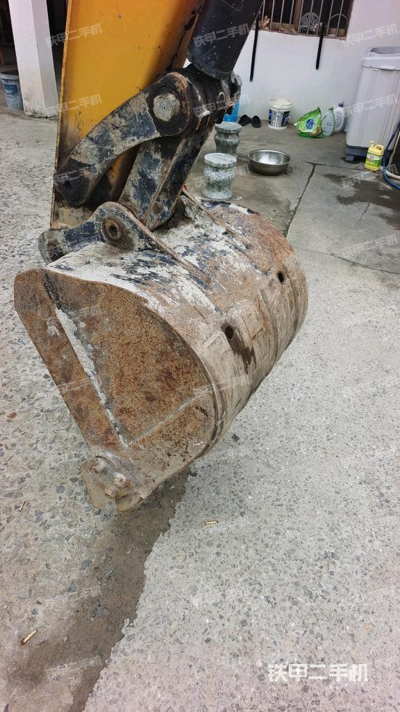 铲斗45度(工作和回转装置) 铲斗45度(工作和回转装置)