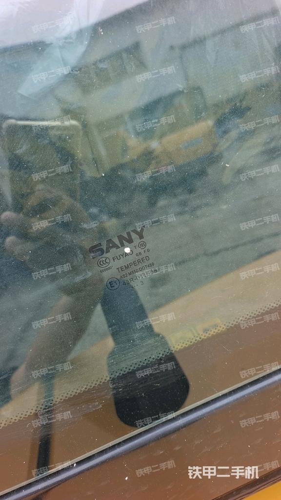 后窗玻璃角标(驾驶室部分) 后窗玻璃角标(驾驶室部分)