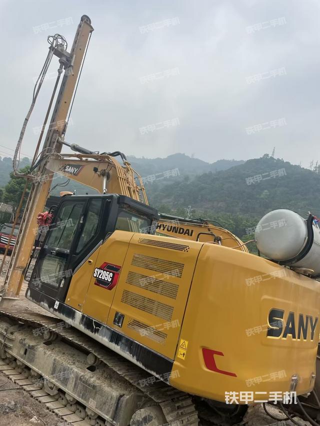 山河智能SWDB200A潛孔鉆機(jī)