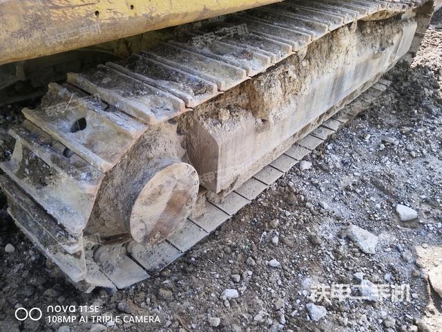 右側(cè)履帶整體(行走機構(gòu)) 右側(cè)履帶整體(行走機構(gòu))