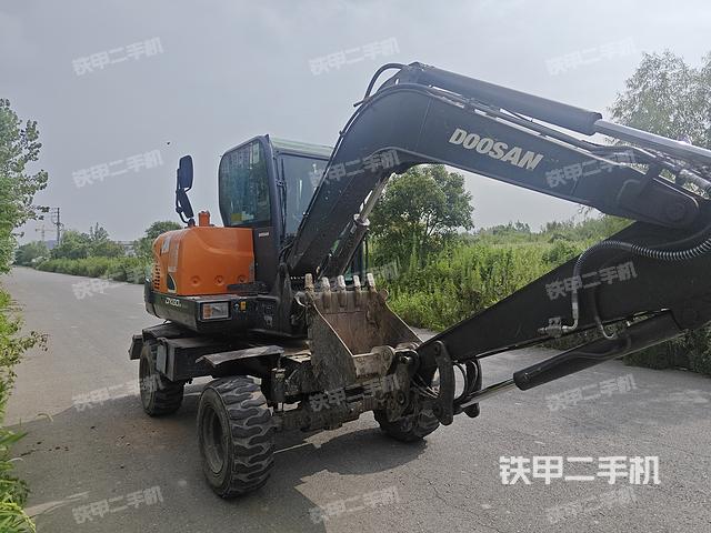 整機(jī)右后45°(整機(jī)外觀) 整機(jī)右后45°(整機(jī)外觀)