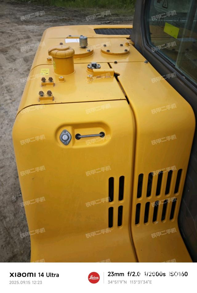 駕駛室頂部(整機外觀) 駕駛室頂部(整機外觀)