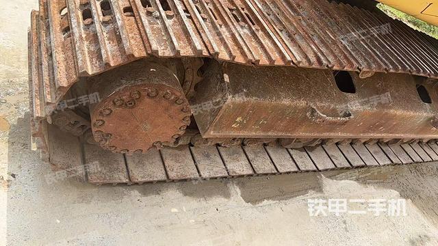 单侧履带整体(整机外观) 单侧履带整体(整机外观)