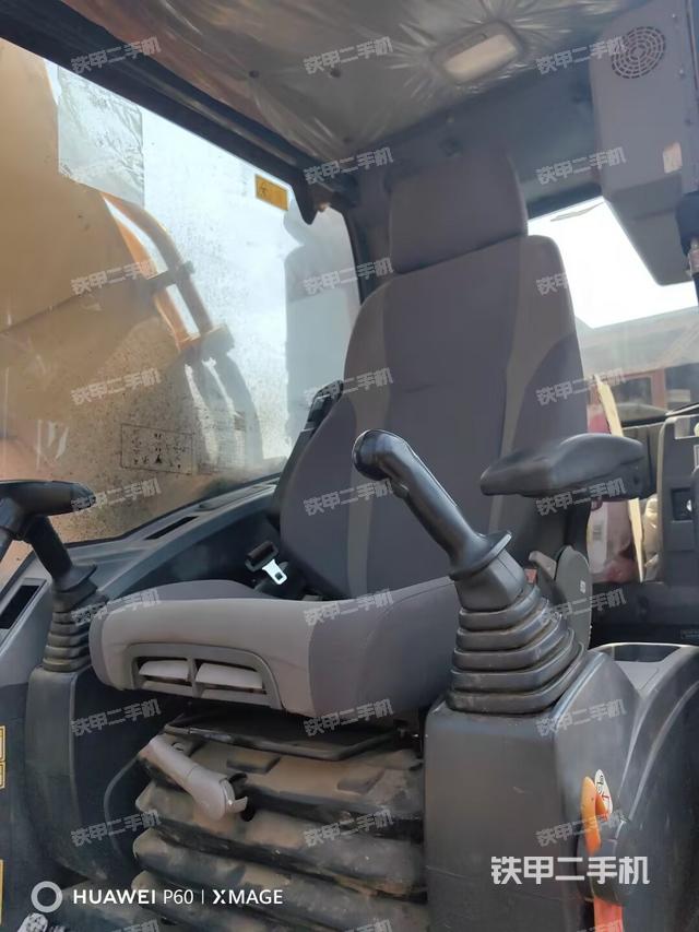 駕駛室整體(整機外觀) 駕駛室整體(整機外觀)