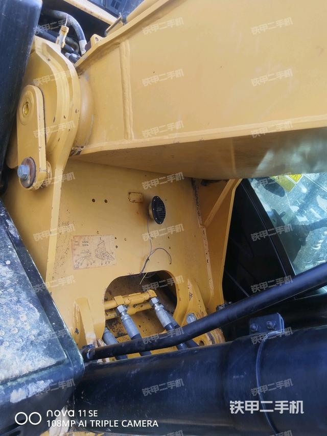 大臂根部?斜視(工作和回轉(zhuǎn)裝置) 大臂根部?斜視(工作和回轉(zhuǎn)裝置)