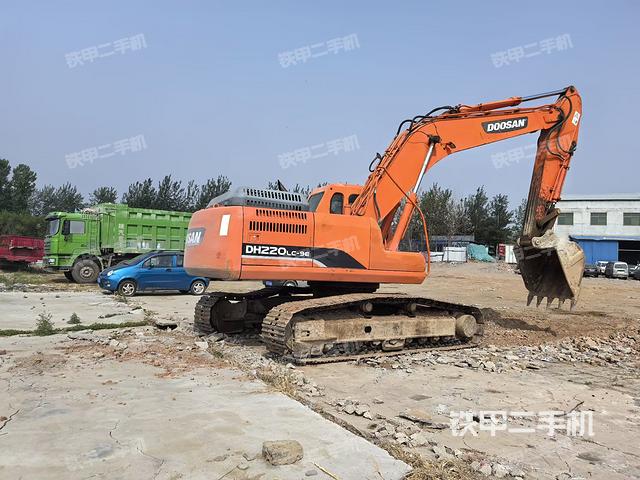 整机右后45°(整机外观) 整机右后45°(整机外观)