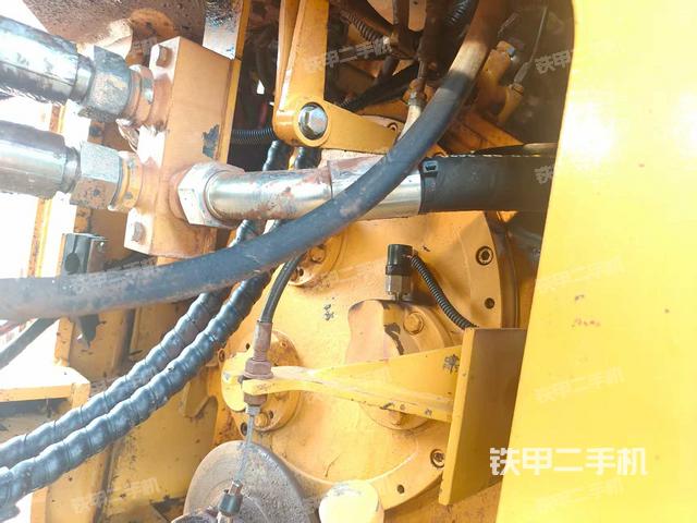 工作裝置整體(整機(jī)外觀及大件) 工作裝置整體(整機(jī)外觀及大件)