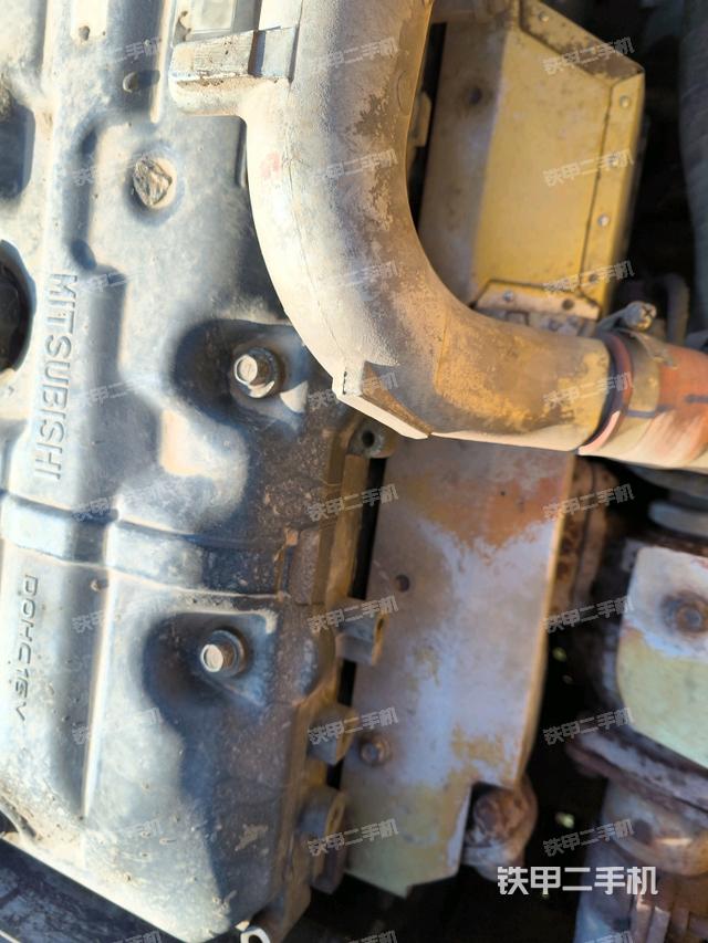 中央回轉接頭特寫(上車部件) 中央回轉接頭特寫(上車部件)