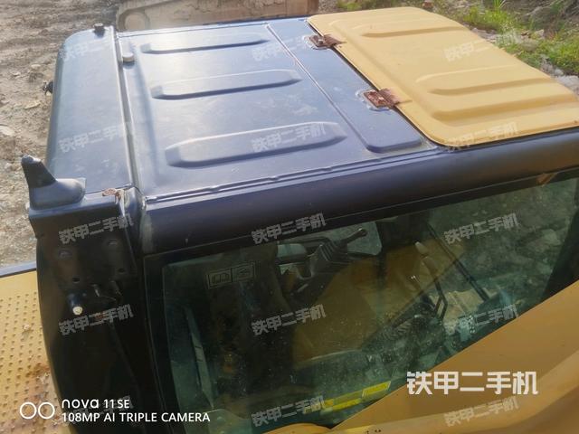 駕駛室頂部俯視(上車(chē)部件) 駕駛室頂部俯視(上車(chē)部件)