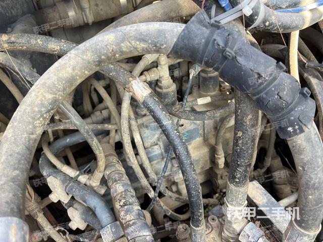 回轉馬達和主控閥（整機外觀）