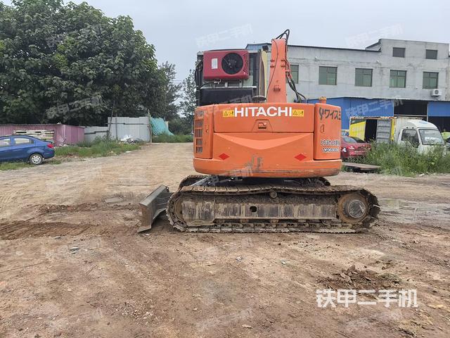 驾驶室顶部(整机外观) 驾驶室顶部(整机外观)